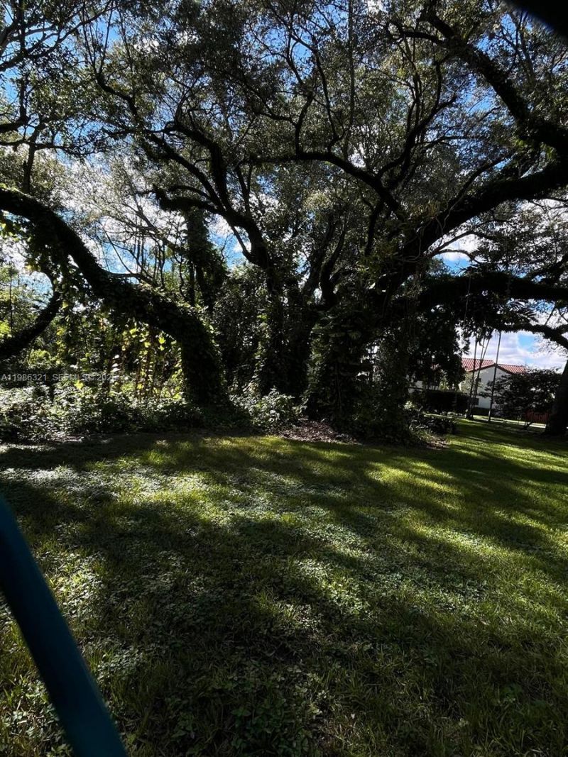 511 Ives Dairy Rd , Unit 301-6, Miami, FL 33179 Photo