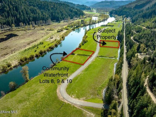 32 Horn Hooked Ln , St. Maries, ID 83861