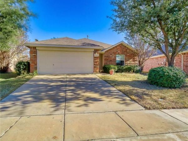 8428 Cactus Flower Drive, Fort Worth, TX 76131