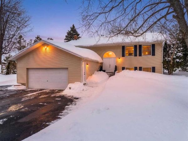 290 Lincoln Place, Petoskey, MI 49770