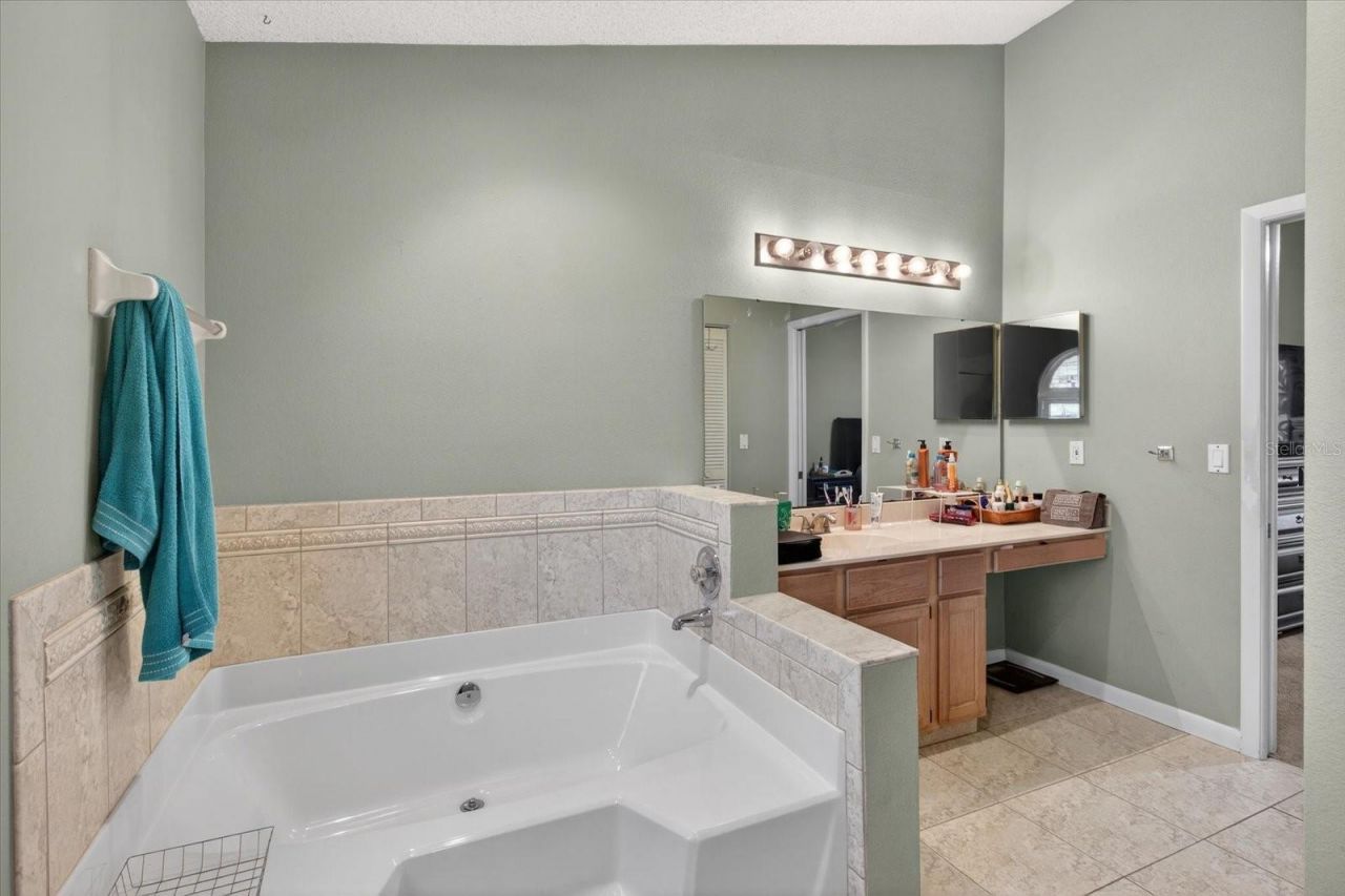 4644 Hamlets Grove Drive, Sarasota, FL 34235 Photo