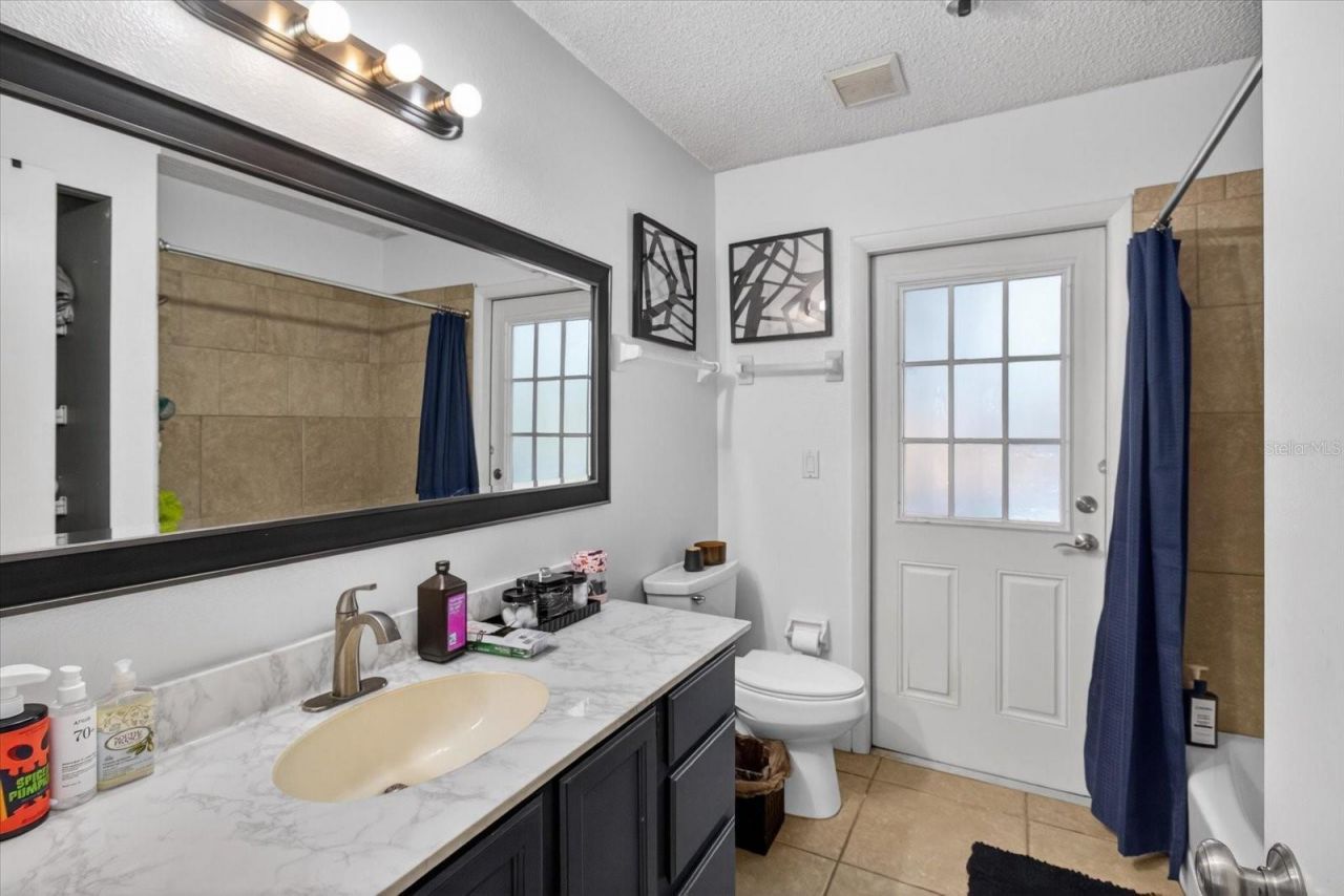 4644 Hamlets Grove Drive, Sarasota, FL 34235 Photo