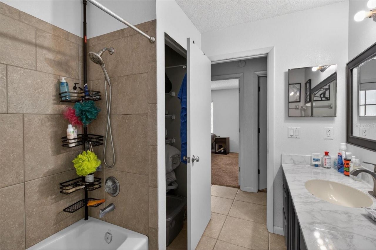 4644 Hamlets Grove Drive, Sarasota, FL 34235 Photo