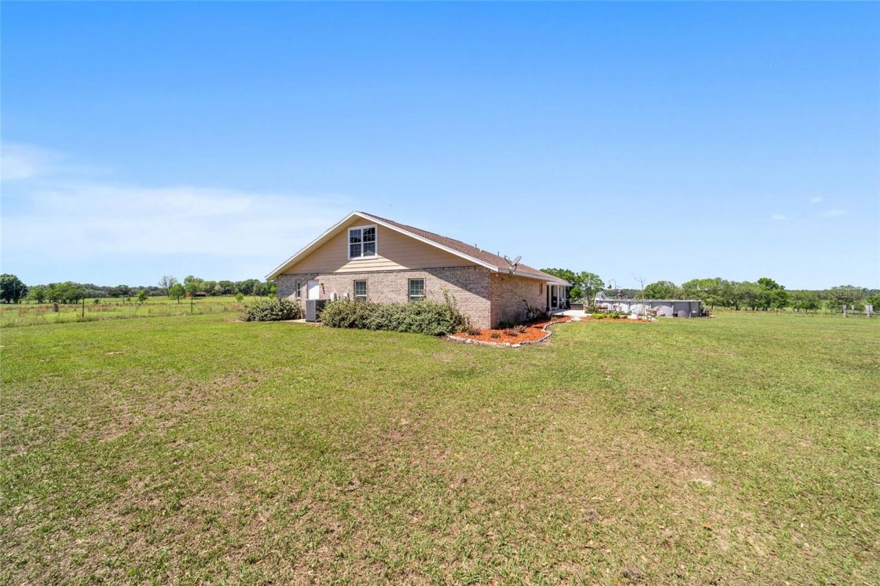 19355 SW 25th Place, Dunnellon, FL 34431 Photo