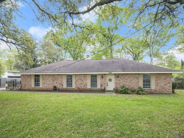 5216 Gloria St, Zachary, LA 70791