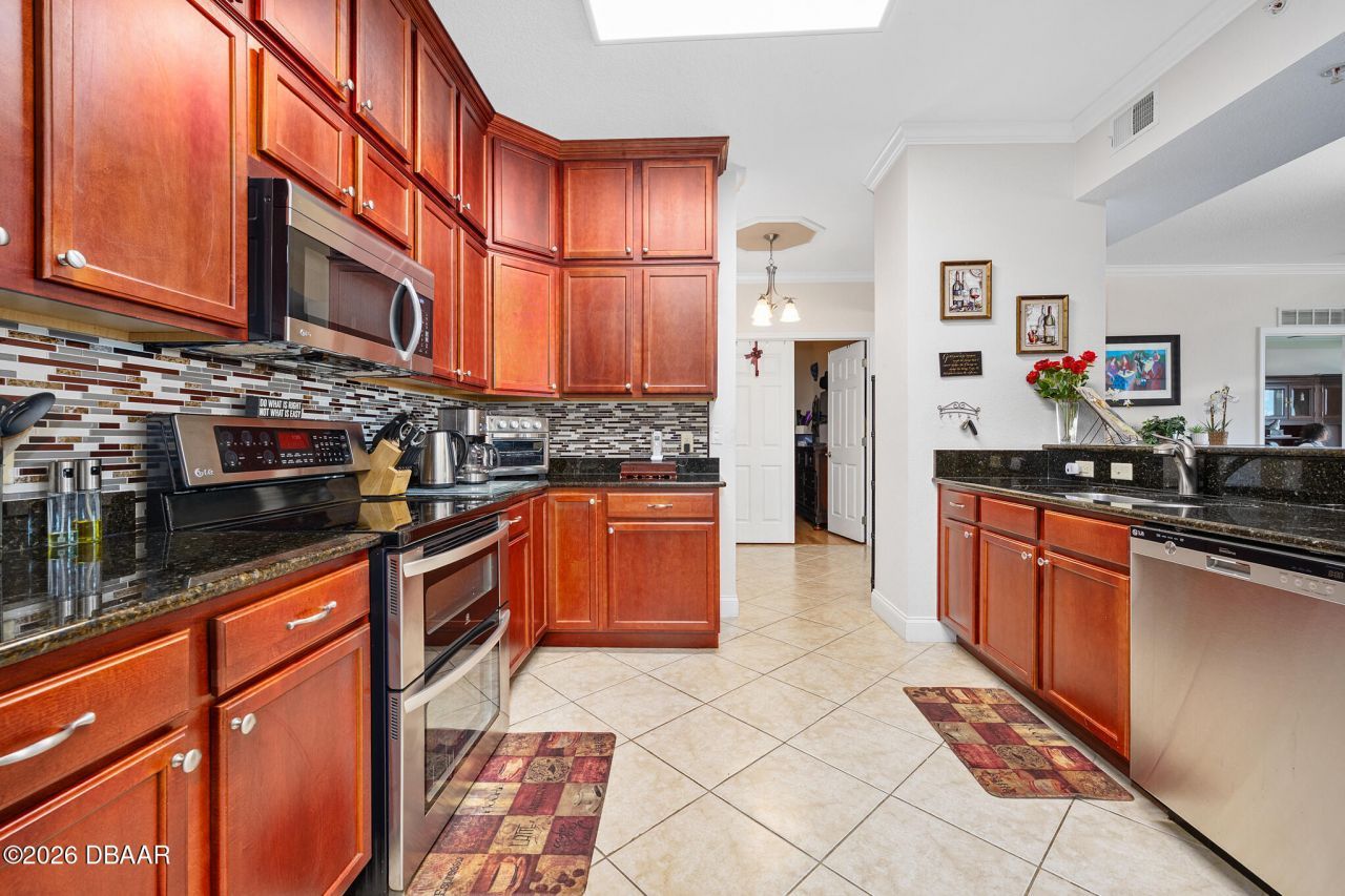 2801 S Ridgewood Avenue, Unit 712, South Daytona, FL 32119 Photo