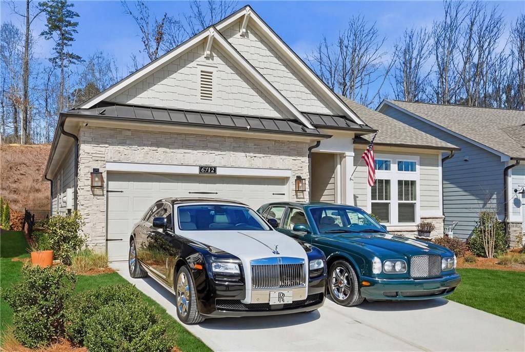 6742 Welcome Road, Flowery Branch, GA 30542 Main Photo