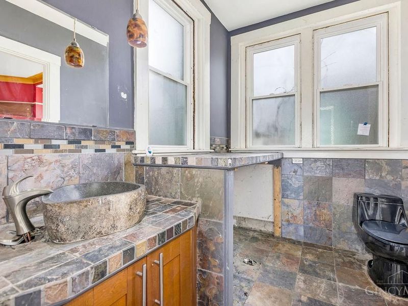 990 Burton Avenue, Cincinnati, OH 45229 Photo 13