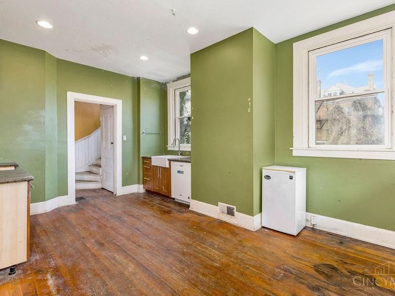 990 Burton Avenue, Cincinnati, OH 45229 Photo 14