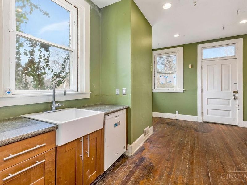 990 Burton Avenue, Cincinnati, OH 45229 Photo 16