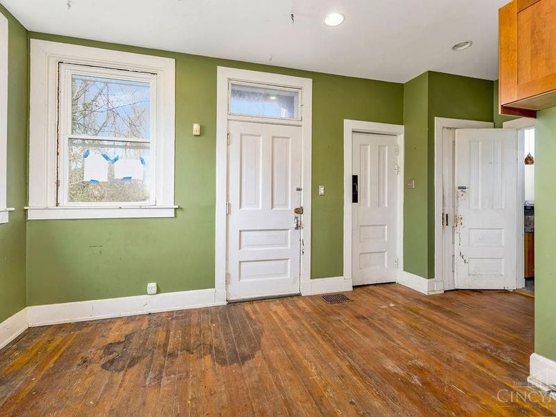 990 Burton Avenue, Cincinnati, OH 45229 Photo 17