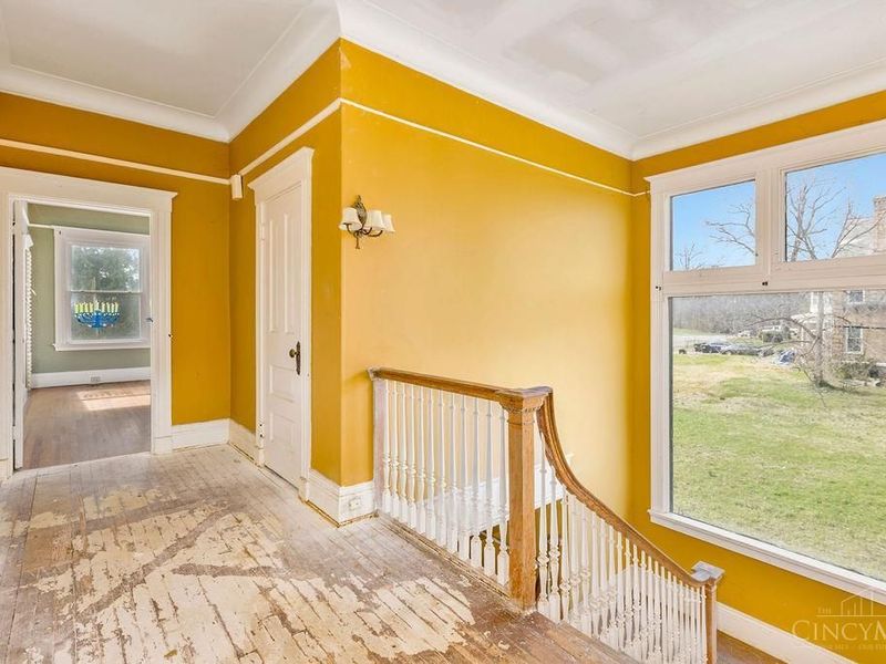 990 Burton Avenue, Cincinnati, OH 45229 Photo 18