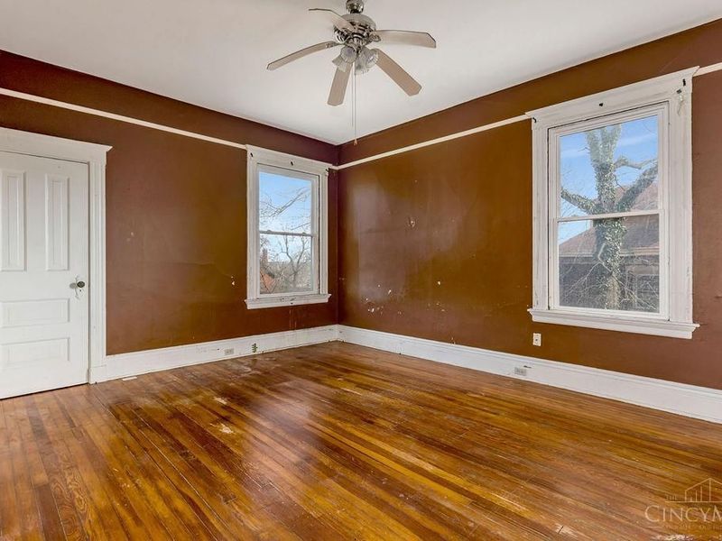 990 Burton Avenue, Cincinnati, OH 45229 Photo 27