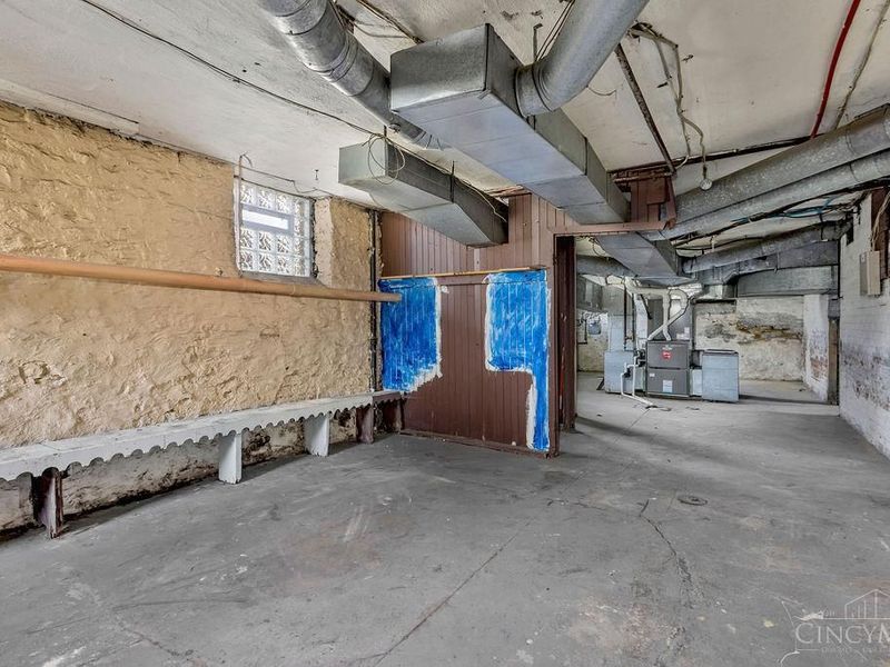 990 Burton Avenue, Cincinnati, OH 45229 Photo 30