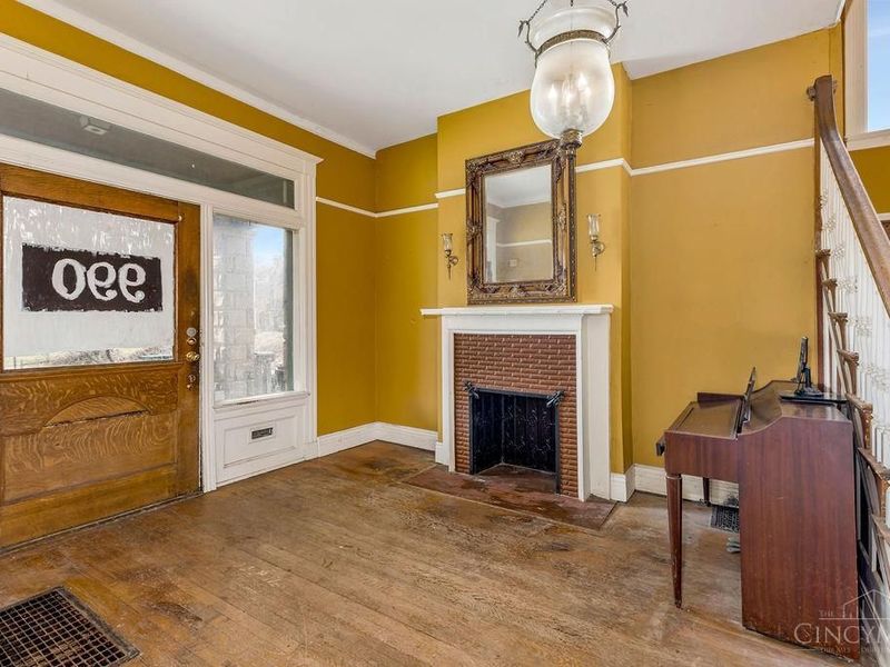 990 Burton Avenue, Cincinnati, OH 45229 Photo 5