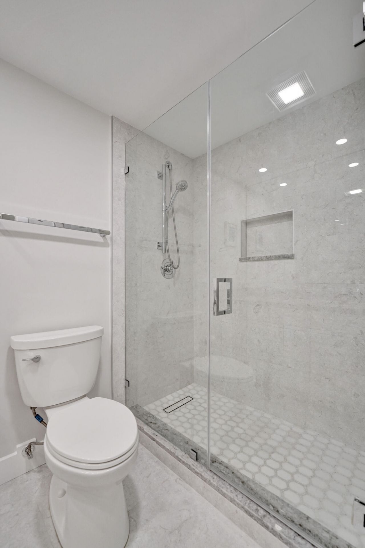 3145 NE 48th Court, Unit 215, Lighthouse Point, FL 33064 Photo