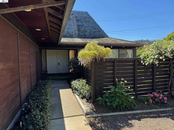 1233 Belknap Ct, Cupertino, CA 95014