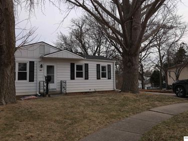 763 Cole Creek Circle, Omaha, NE 68114