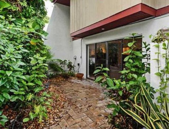 2991 Lakewood Ln , Unit 329, Hollywood, FL 33021 Photo