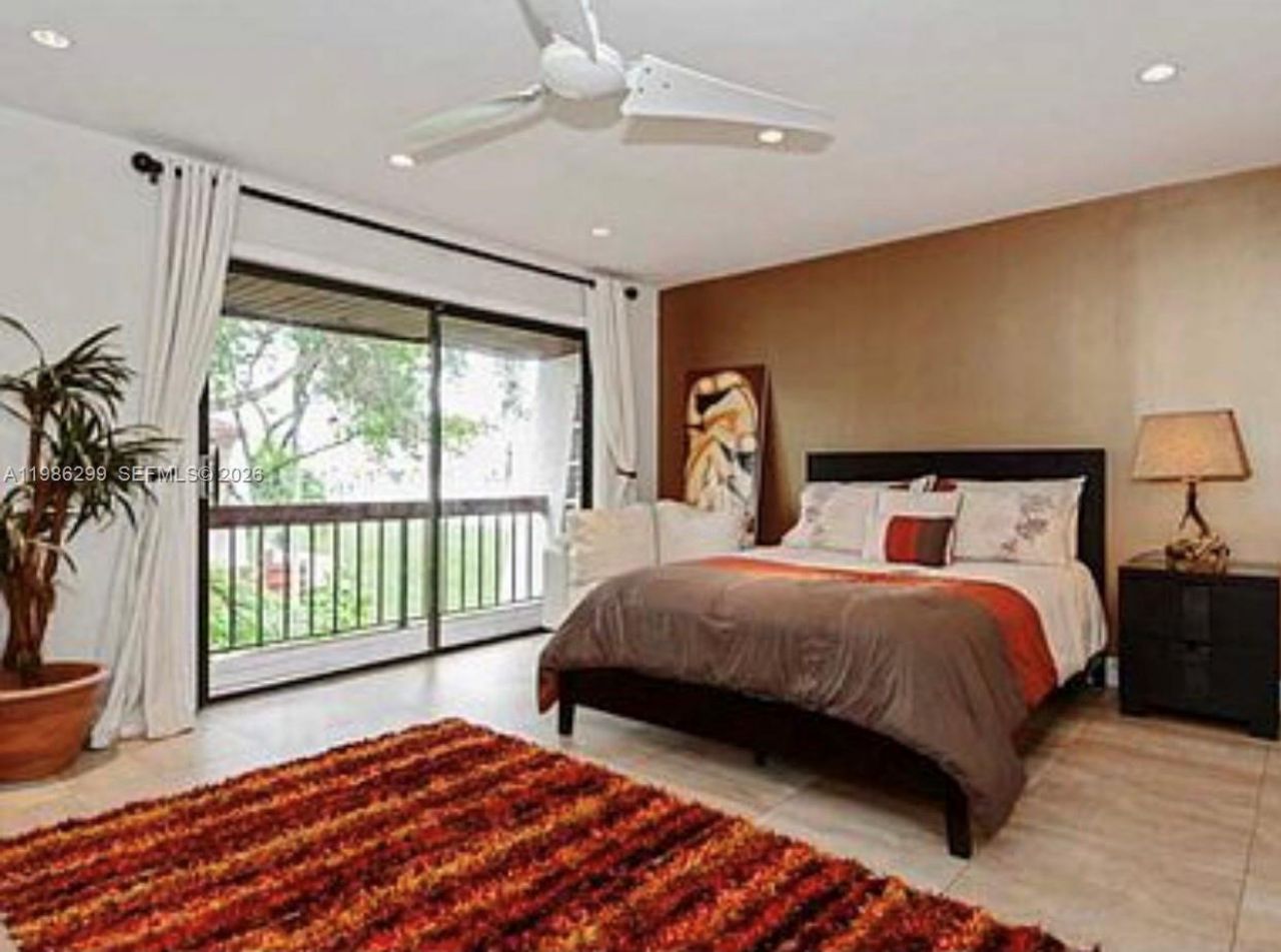 2991 Lakewood Ln , Unit 329, Hollywood, FL 33021 Photo