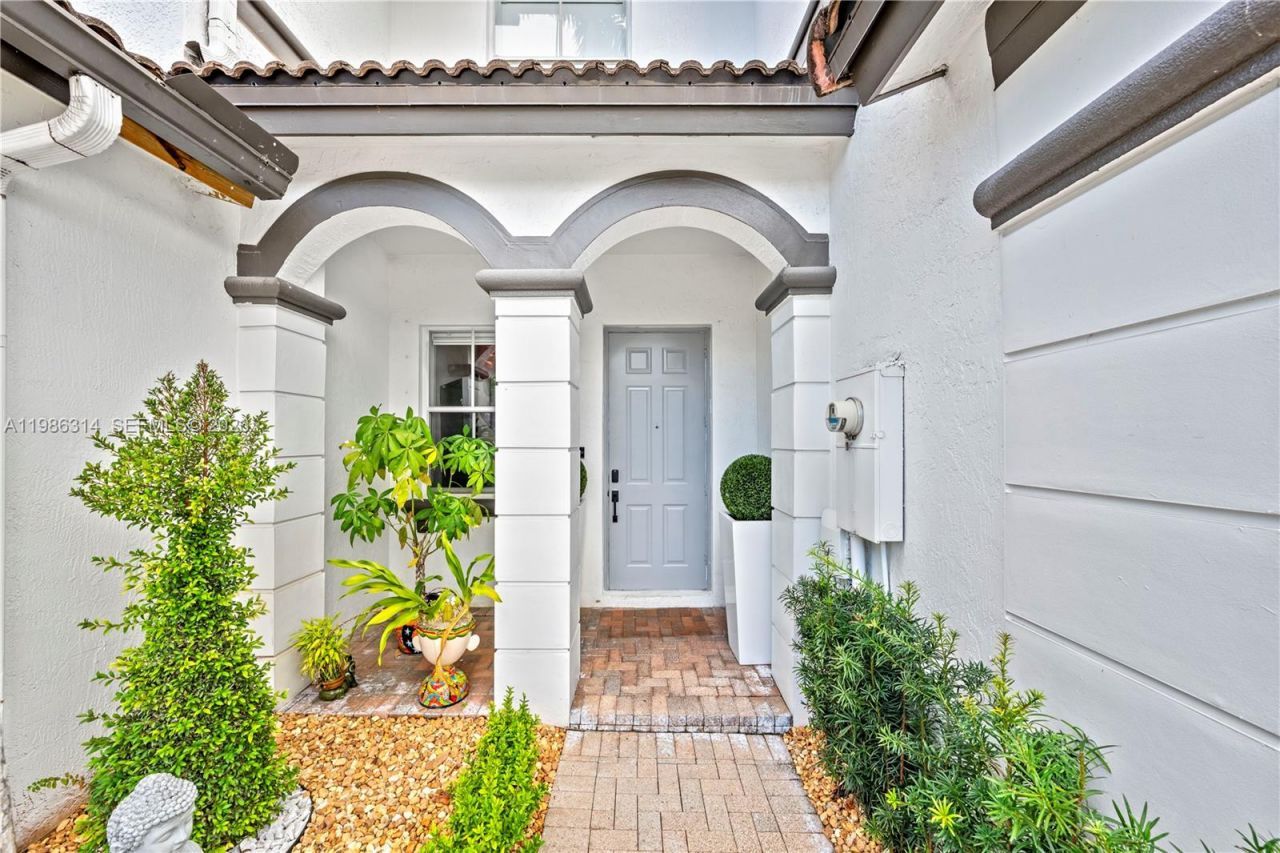 7827 NW 116th Ave, Doral, FL 33178 Photo