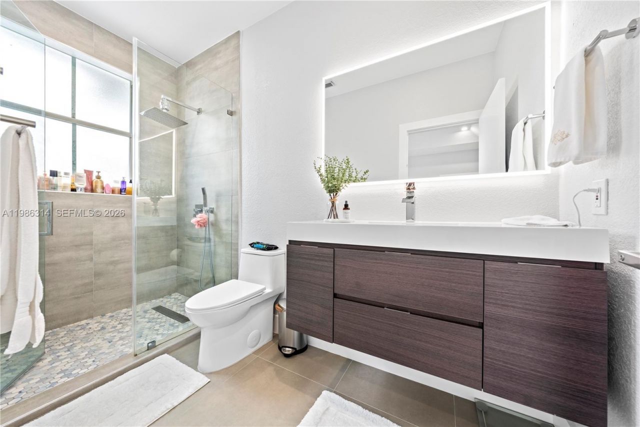 7827 NW 116th Ave, Doral, FL 33178 Photo