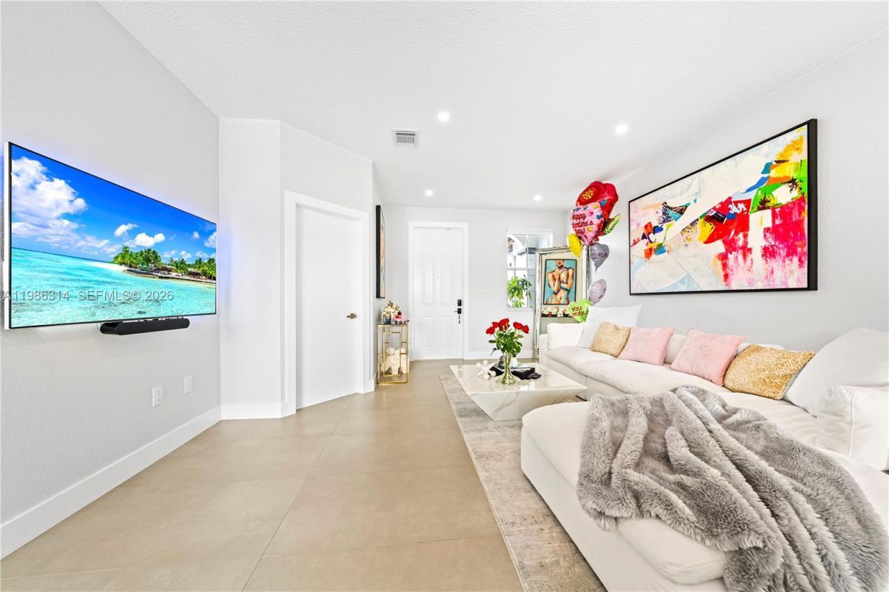 7827 NW 116th Ave, Doral, FL 33178 Photo