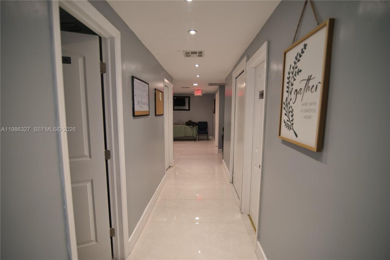 15947 NE 19th Pl , North Miami Beach, FL 33162 Photo