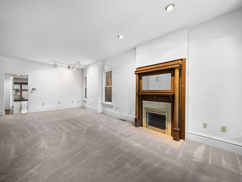 420 W 6th Avenue, Columbus, OH 43201 Photo 4
