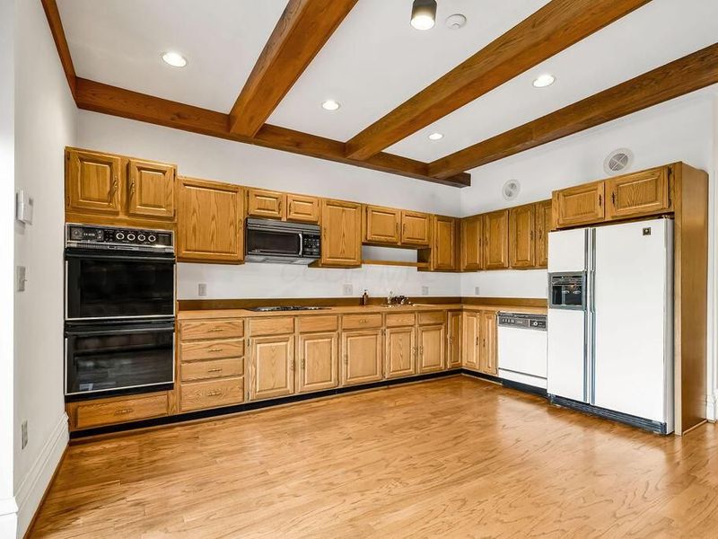 420 W 6th Avenue, Columbus, OH 43201 Photo 6