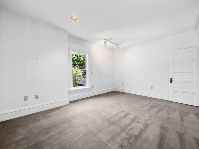 422 W 6th Avenue, Columbus, OH 43201 Photo 19