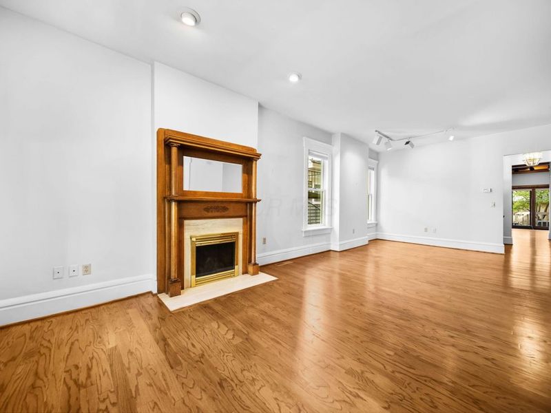 422 W 6th Avenue, Columbus, OH 43201 Photo 2