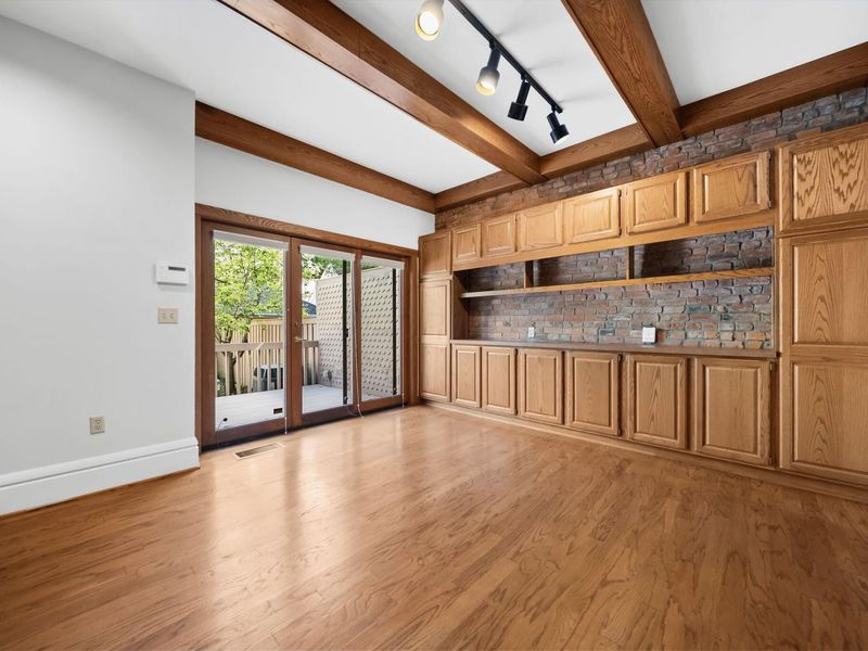 422 W 6th Avenue, Columbus, OH 43201 Photo 6