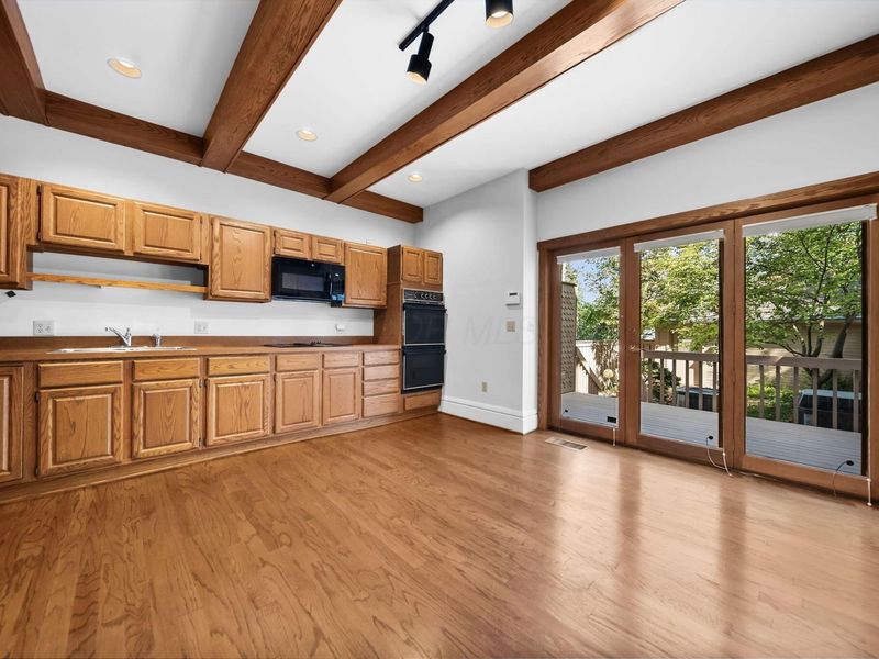 422 W 6th Avenue, Columbus, OH 43201 Photo 8