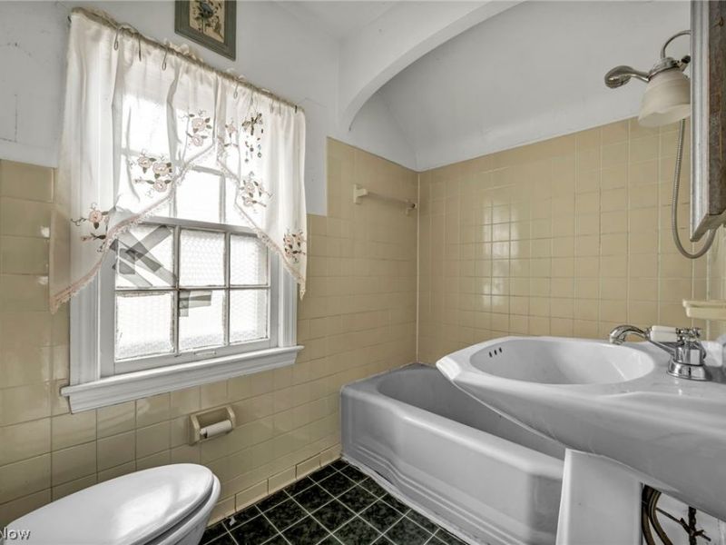 9704 S Highland Avenue, Garfield Heights, OH 44125 Photo 30