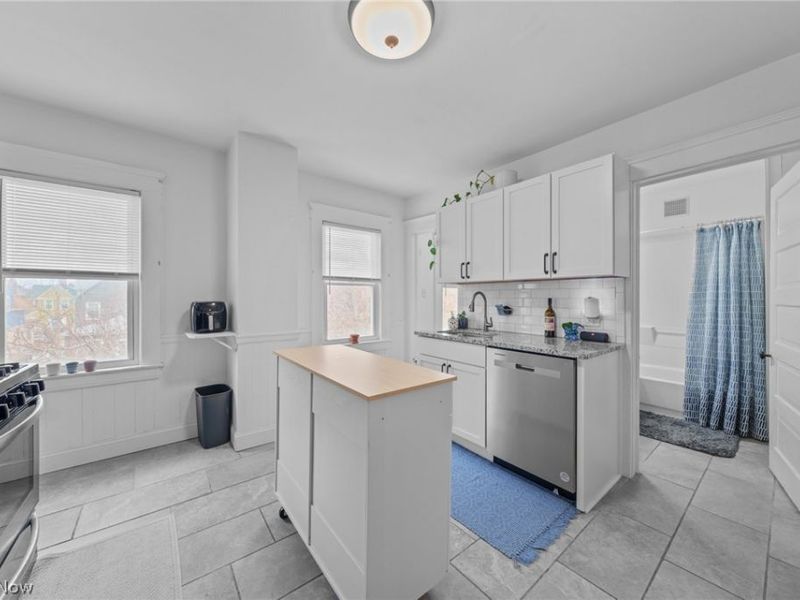 1356 W 58th Street, Cleveland, OH 44102 Photo 24