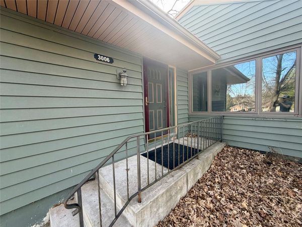 3006 Fleur Drive, Des Moines, IA 50321