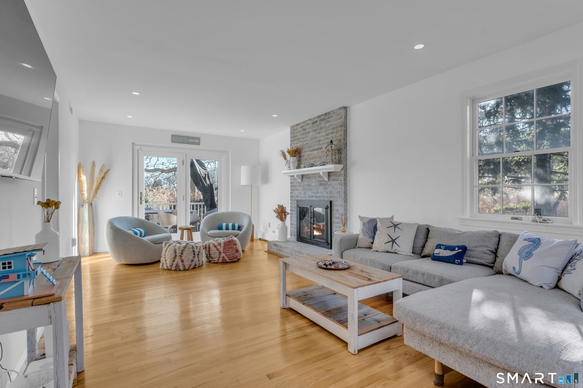 1 Beamon Meadow, Old Saybrook, CT 06475 Main Photo