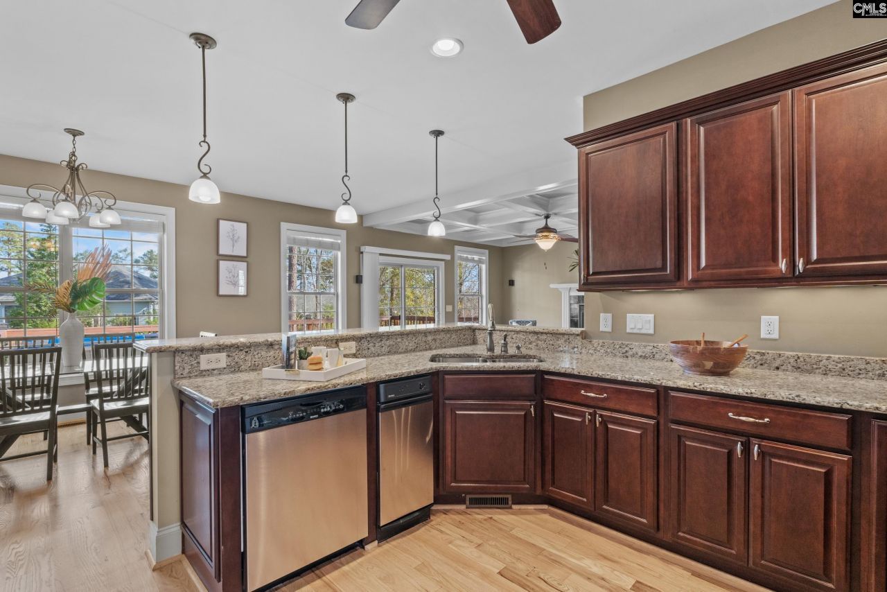 101 Port O'call Place  Photo 9