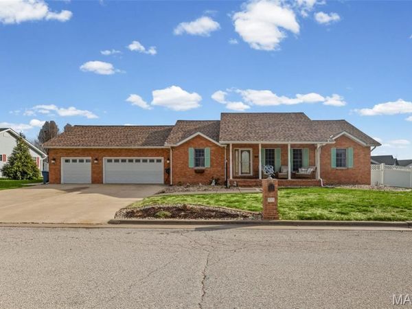 4511 Moonlight Way, Alton, IL 62002