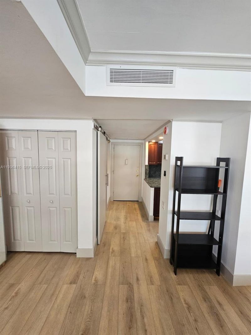 1408 Brickell Bay Dr , Unit 316, Miami, FL 33131 Photo