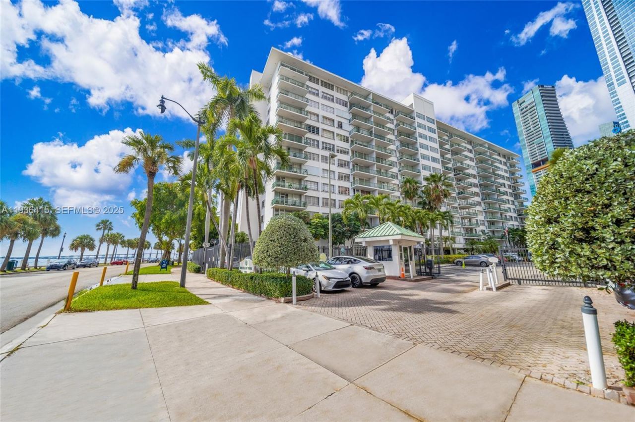 1408 Brickell Bay Dr , Unit 316, Miami, FL 33131 Photo