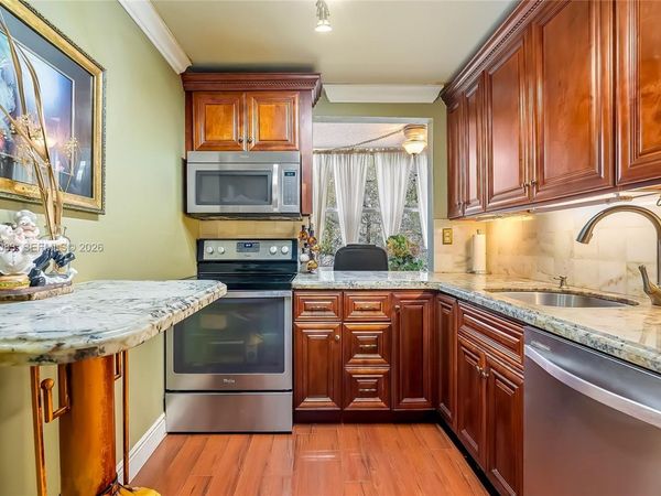 200 172nd St, Unit 319, Sunny Isles Beach, FL 33160