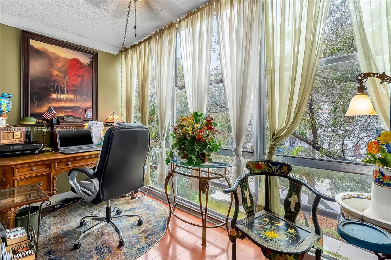 200 172nd St, Unit 319, Sunny Isles Beach, FL 33160 Photo