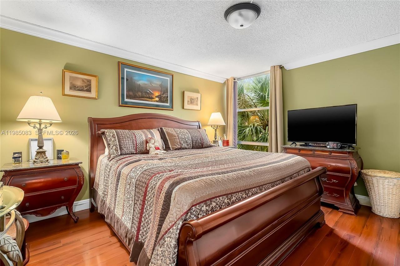 200 172nd St, Unit 319, Sunny Isles Beach, FL 33160 Photo