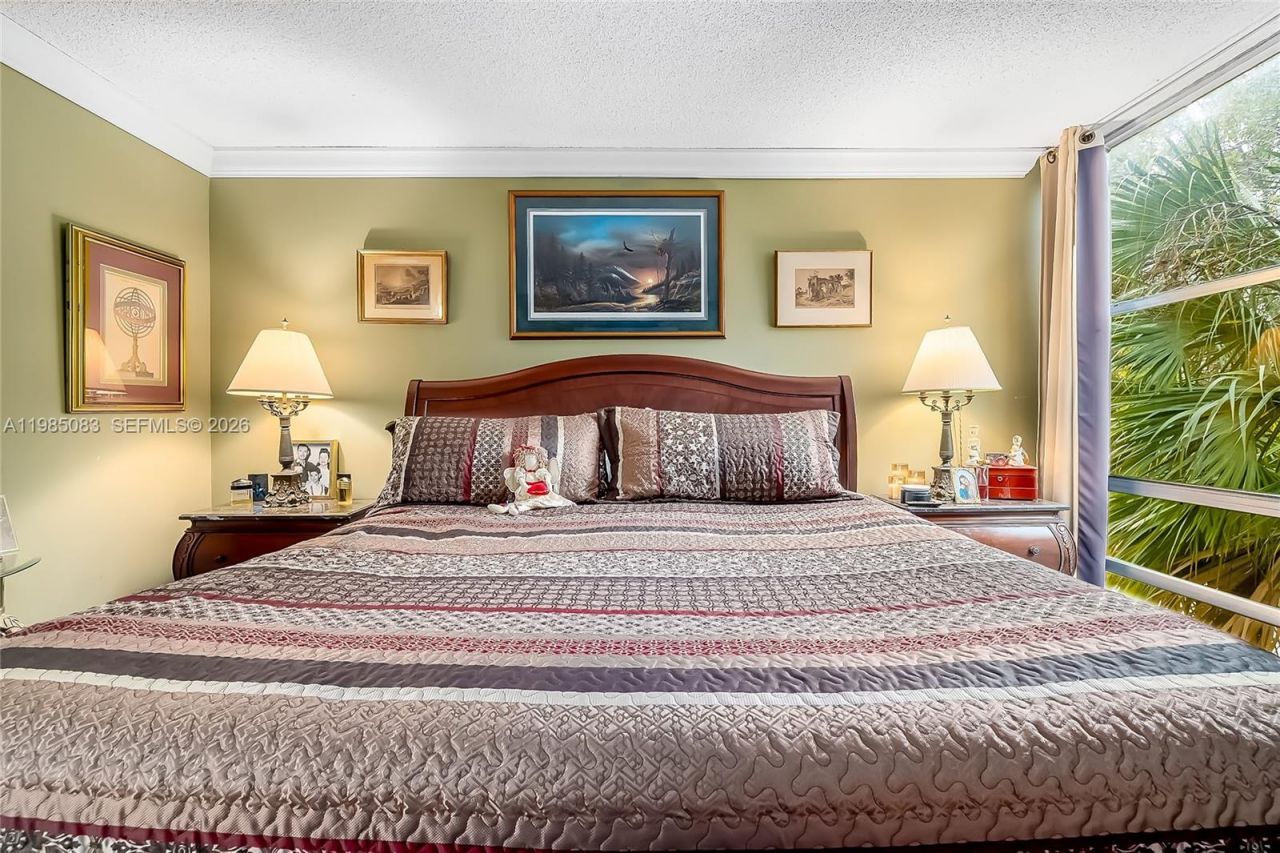 200 172nd St, Unit 319, Sunny Isles Beach, FL 33160 Photo