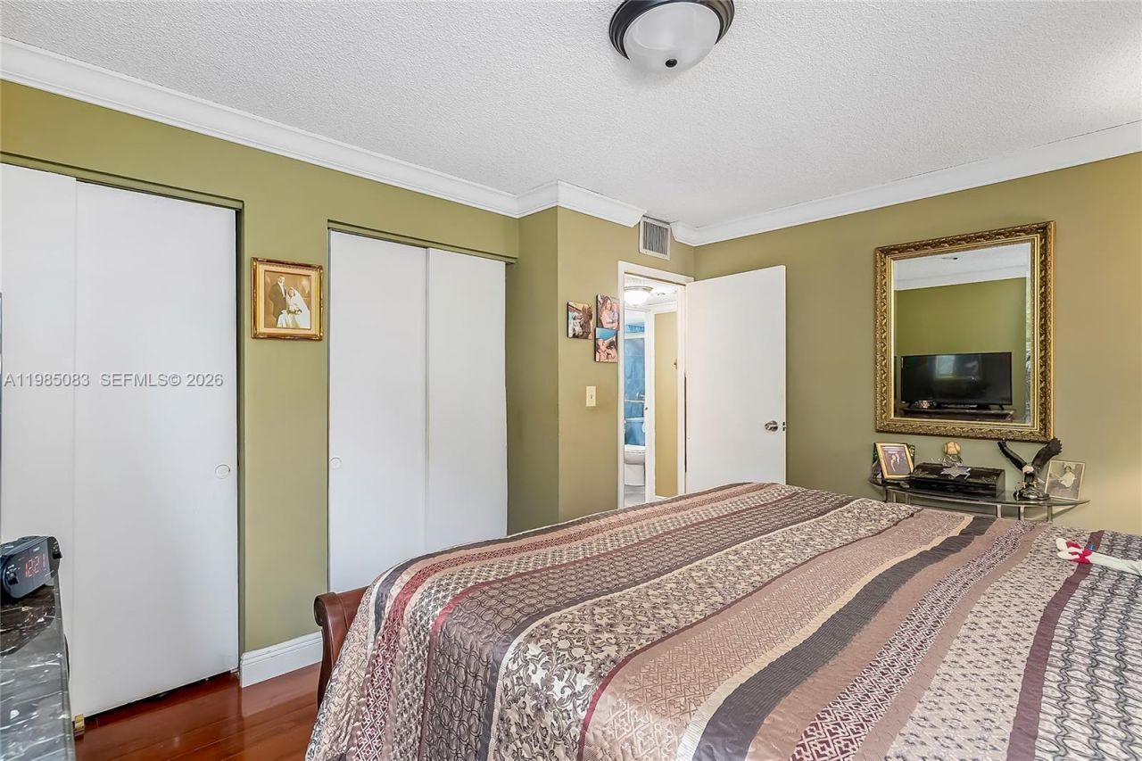 200 172nd St, Unit 319, Sunny Isles Beach, FL 33160 Photo