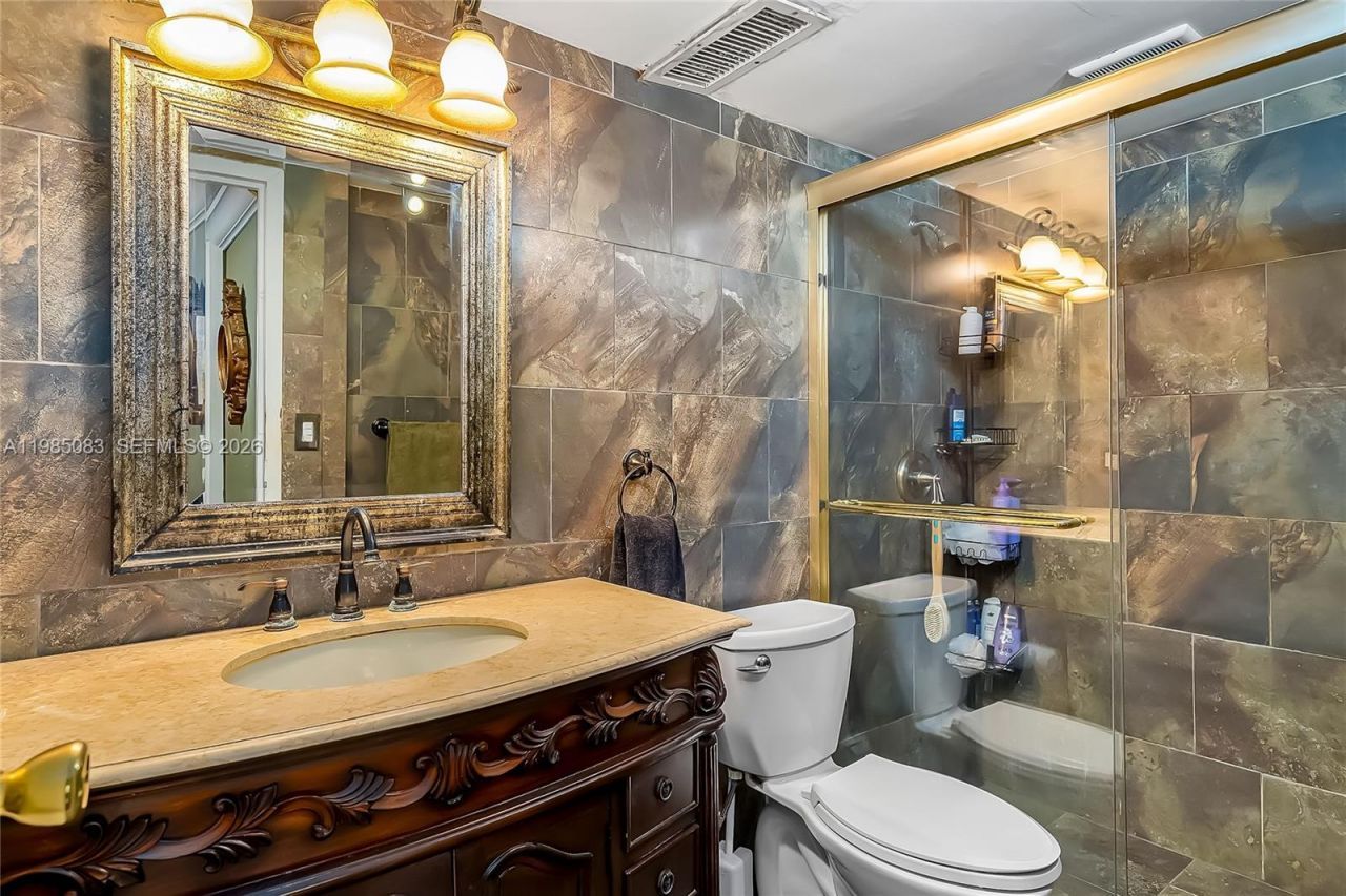 200 172nd St, Unit 319, Sunny Isles Beach, FL 33160 Photo