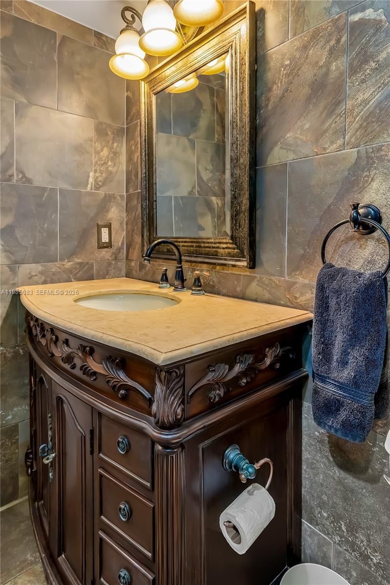 200 172nd St, Unit 319, Sunny Isles Beach, FL 33160 Photo