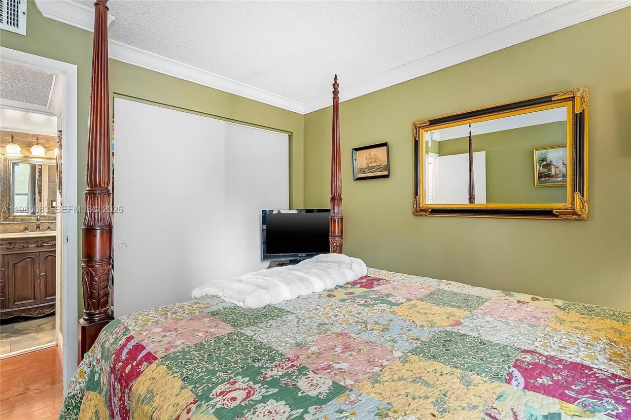 200 172nd St, Unit 319, Sunny Isles Beach, FL 33160 Photo